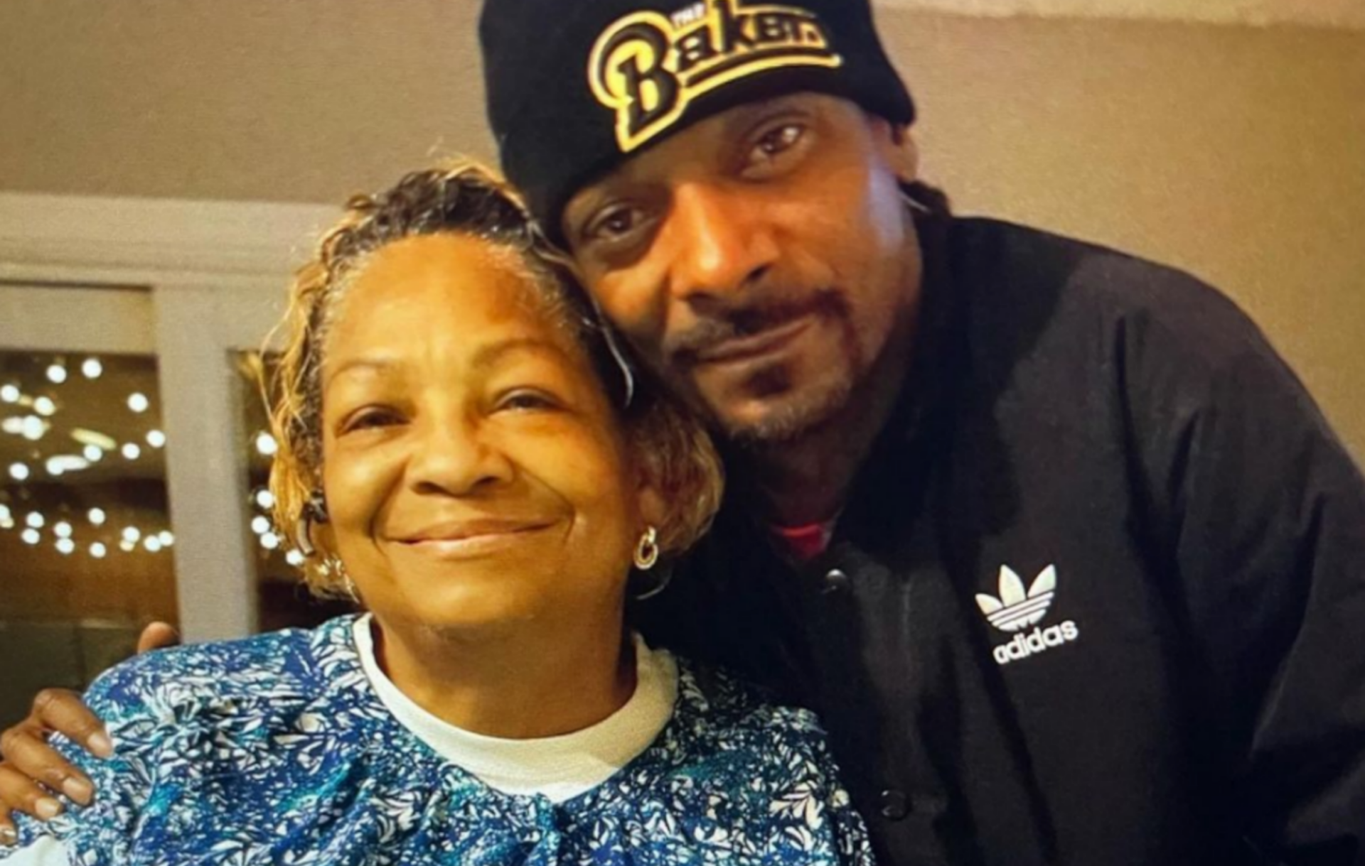 Snoop Dogg included a tribute to his late mother in Super Bowl performance