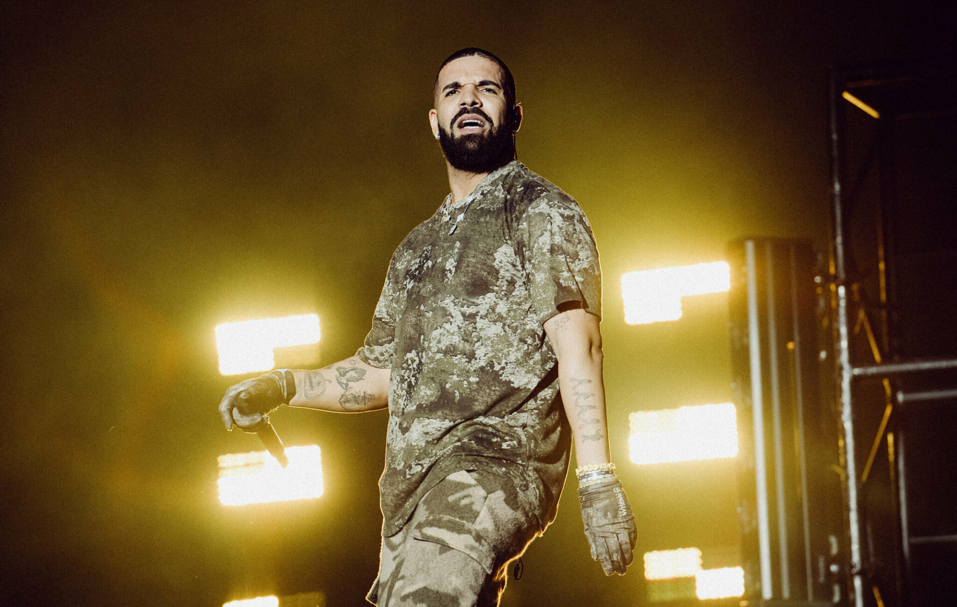 Drake Issues Statement on Astroworld as Travis Scott Draws Closer
