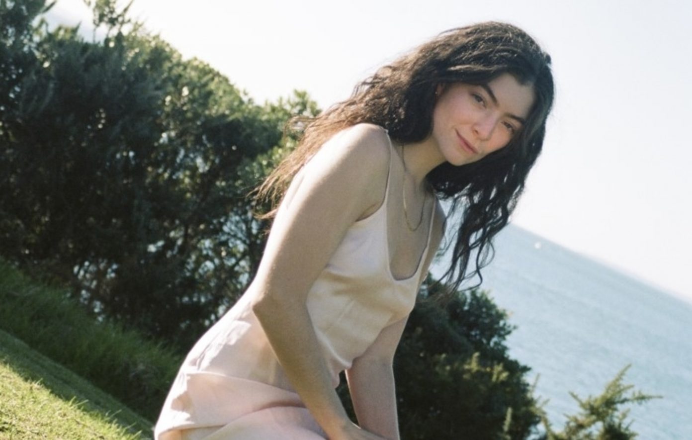 Lorde responds to viral video of her shushing fans