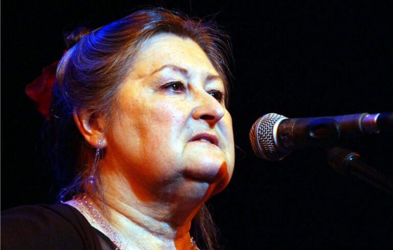 Norma Waterson at the Royal Festival Hall in London, 2002