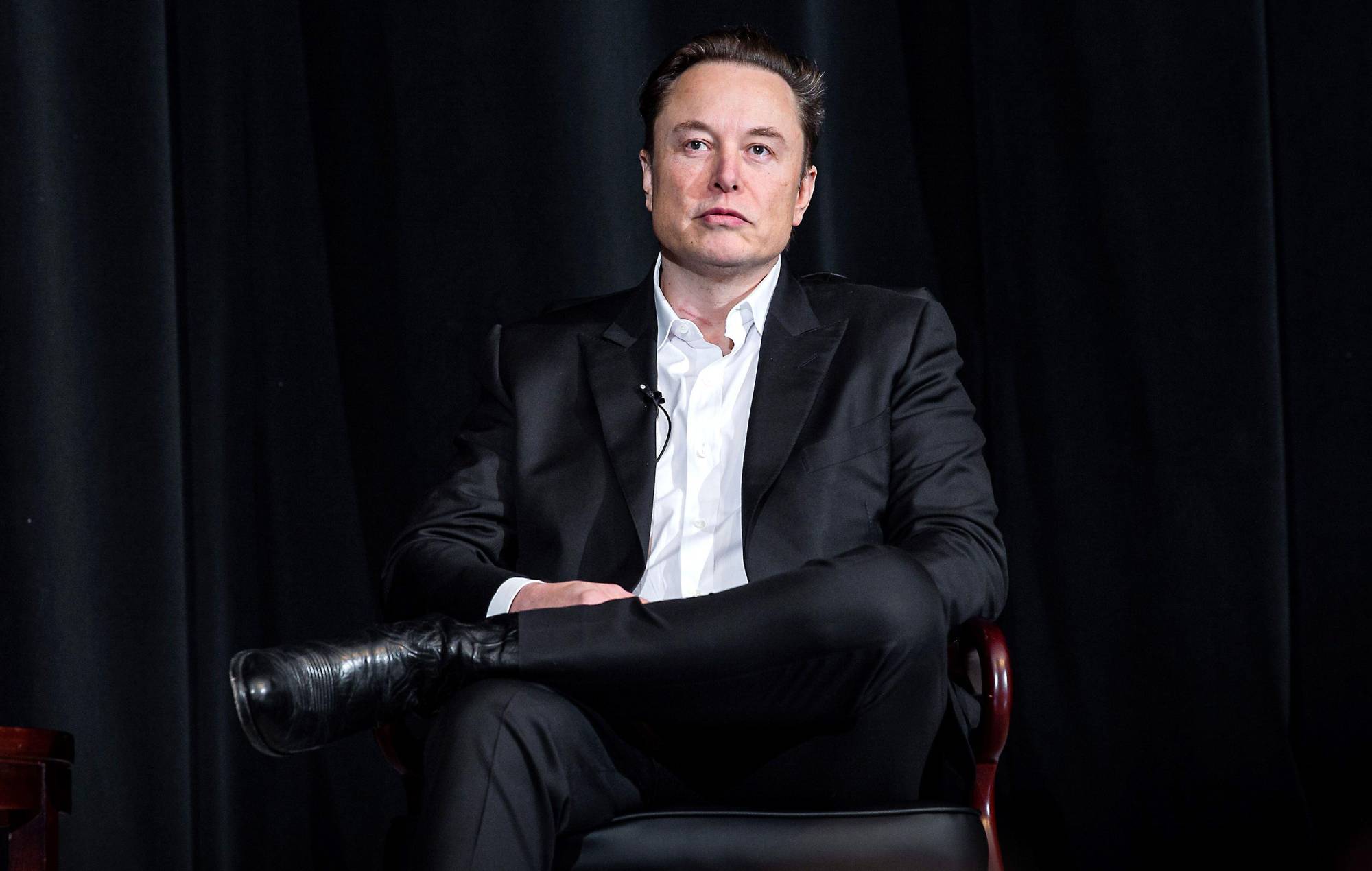 Elon Musk no longer world's richest man - BBC News
